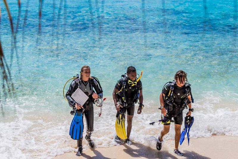 Shore diving Bonaire